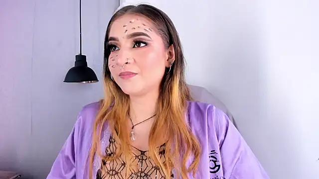 Snapshot of Shanntal_ chatting on October 1, 2025, 7:42 pm Shanntal online show from October 1, 2025, 7:42 pm