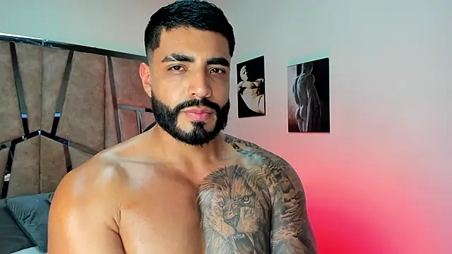 LeandroRusso online show from February 21, 2025, 10:37 pm