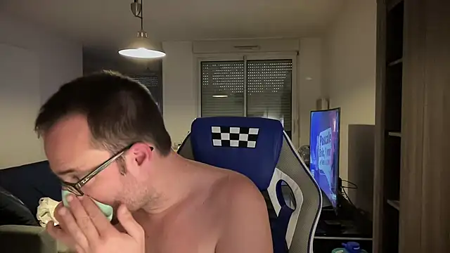 Snapshot of Funnyjul31 chatting on February 5, 2025, 5:31 pm Funnyjul31 online show from February 5, 2025, 5:31 pm