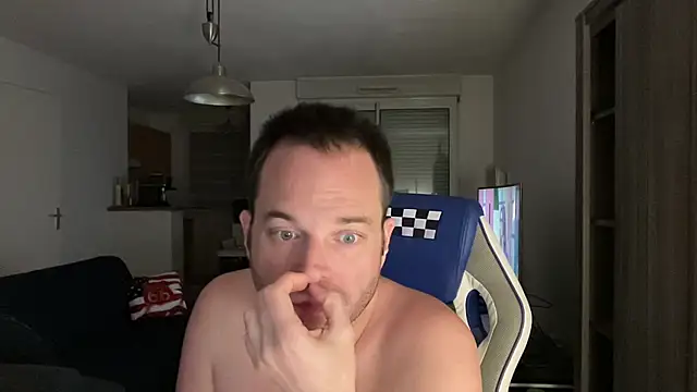 Snapshot of Funnyjul31 chatting on February 13, 2025, 7:10 pm Funnyjul31 online show from February 13, 2025, 7:10 pm