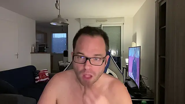 Snapshot of Funnyjul31 chatting on February 17, 2025, 5:53 pm Funnyjul31 online show from February 17, 2025, 5:53 pm