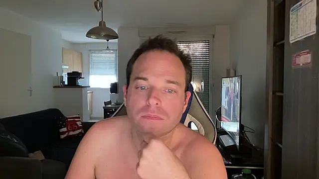 Snapshot of Funnyjul31 chatting on March 7, 2025, 5:28 pm Funnyjul31 online show from March 7, 2025, 5:28 pm