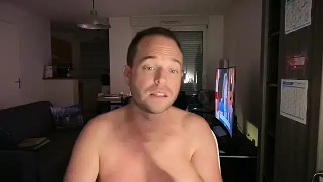 Snapshot of Funnyjul31 chatting on October 15, 2025, 5:35 pm Funnyjul31 online show from October 15, 2025, 5:35 pm