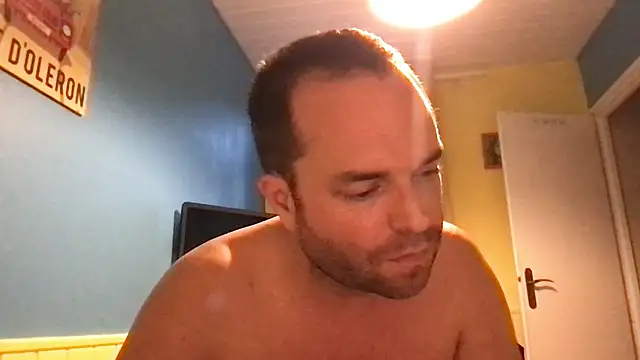 Funnyjul31 online show from January 14, 2026, 4:34 pm