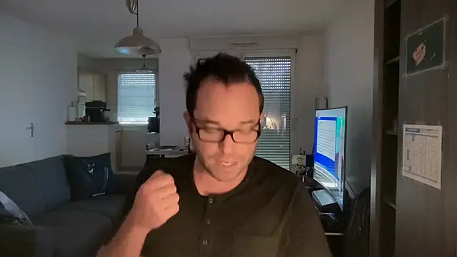 Funnyjul31 online show from February 19, 2026, 12:23 pm