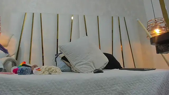 violet gray  online show from February 10, 2026, 11:36 am