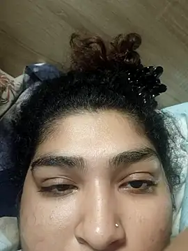 naina78910 online show from October 29, 2025, 4:31 pm