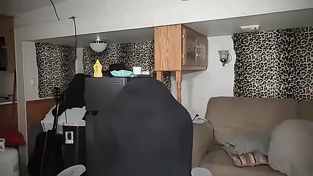 Snapshot of Ivyrose4999 chatting on March 14, 2025, 6:18 pm Ivyrose4999 online show from March 14, 2025, 6:18 pm