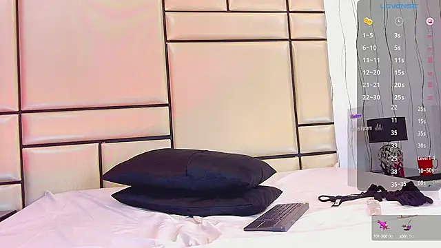 Snapshot of JulianaaHerrera chatting on February 3, 2025, 2:45 pm JulianaaHerrera online show from February 3, 2025, 2:45 pm