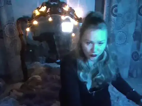 Snapshot of Luzia-Sal chatting on February 7, 2025, 8:22 am Luzia-Sal online show from February 7, 2025, 8:22 am