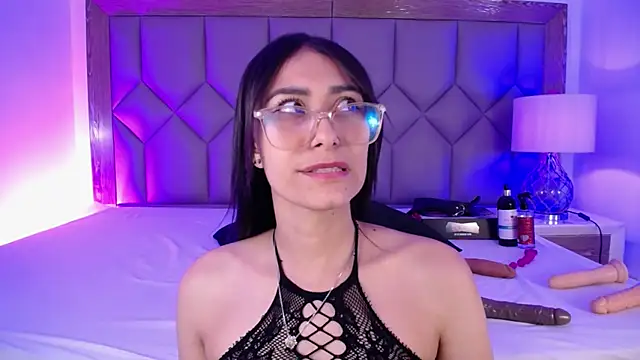 Snapshot of PamelaaPonce chatting on January 9, 2026, 12:52 pm PamelaaPonce online show from January 9, 2026, 12:52 pm