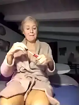 Snapshot of divinaerotica chatting on November 13, 2025, 5:56 pm divinaerotica online show from November 13, 2025, 5:56 pm