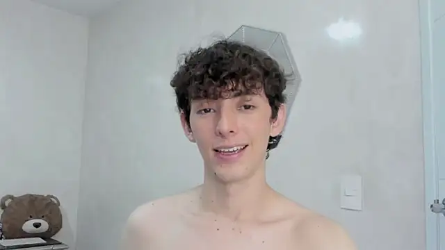 miketwink online show from February 3, 2026, 2:53 am