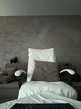 LillySquirtShot online show from May 4, 2026, 11:12 pm