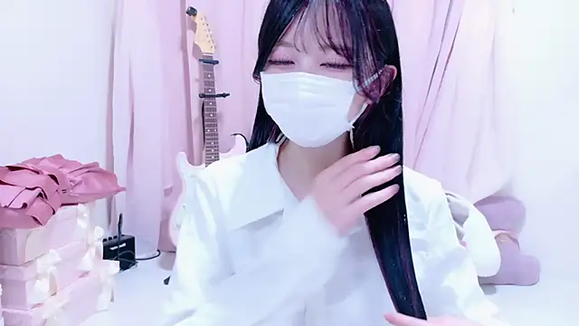 Snapshot of Megu-mimi chatting on October 20, 2025, 2:17 pm Megu-mimi online show from October 20, 2025, 2:17 pm