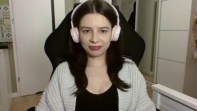 LariceSexy online show from April 17, 2026, 6:11 pm