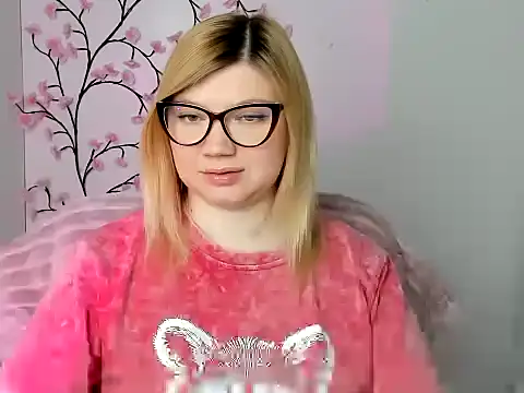 Snapshot of Lola_moree chatting on May 9, 2026, 5:45 am Lola moree online show from May 9, 2026, 5:45 am