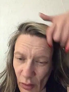 blondey206 online show from April 15, 2026, 5:03 am