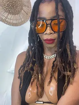 Snapshot of ZinaFreak chatting on March 20, 2025, 12:19 am ZinaFreak online show from March 20, 2025, 12:19 am