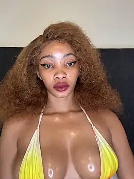 Snapshot of ZinaFreak chatting on October 20, 2025, 7:14 pm ZinaFreak online show from October 20, 2025, 7:14 pm