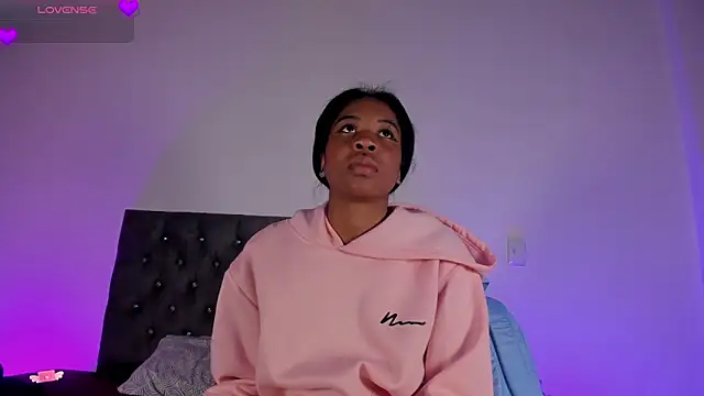 Zaira Rose  online show from November 21, 2025, 1:43 pm