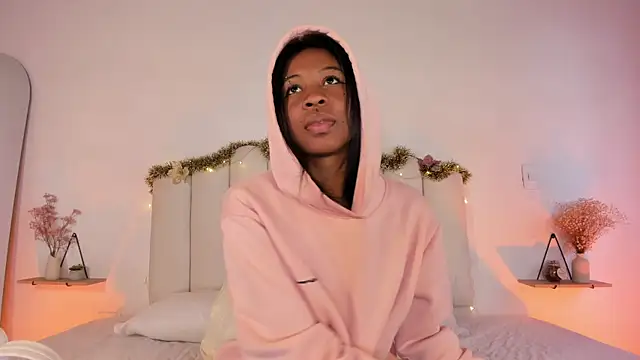 Zaira Rose  online show from December 21, 2025, 2:46 pm