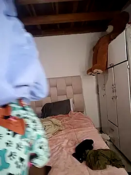 Zaira Rose  online show from April 13, 2026, 5:35 am