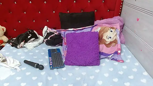 Ariasmithog online show from February 28, 2026, 9:21 am