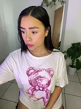 meli ortiz  online show from March 11, 2026, 3:40 pm