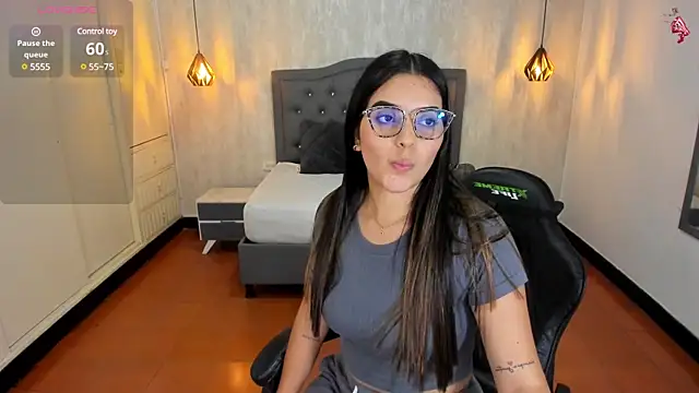 Snapshot of Hadley_ chatting on February 25, 2025, 3:31 am Hadley online show from February 25, 2025, 3:31 am