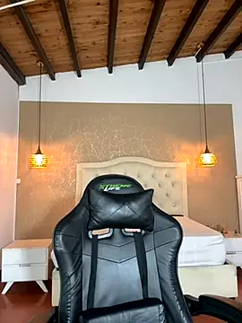 Snapshot of Hadley_ chatting on September 13, 2025, 3:17 am Hadley online show from September 13, 2025, 3:17 am