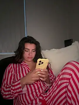 cute carly  online show from May 31, 2026, 8:43 pm