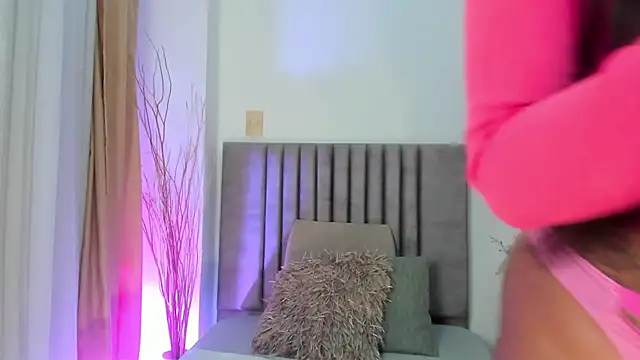 RebecaSanderss online show from February 6, 2025, 11:43 am