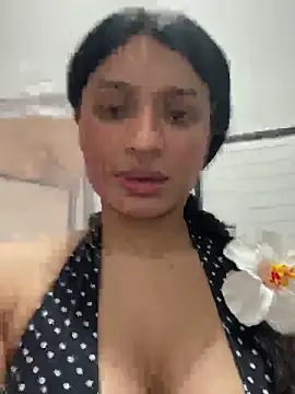 Cristinasunny online show from April 16, 2026, 11:40 pm