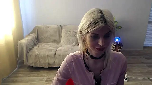 SexyBeatriice online show from April 5, 2026, 6:21 am