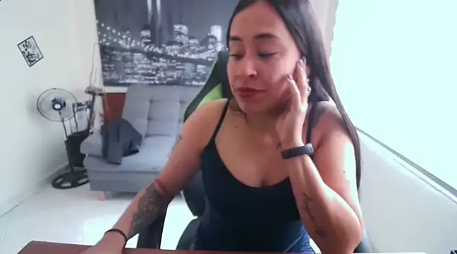 kamila lovee online show from February 12, 2025, 7:13 pm