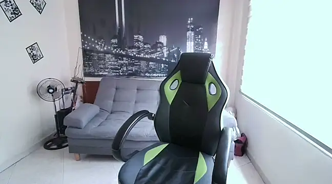 kamila lovee online show from February 13, 2025, 3:56 pm