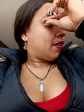 kamila lovee online show from October 2, 2025, 3:52 pm