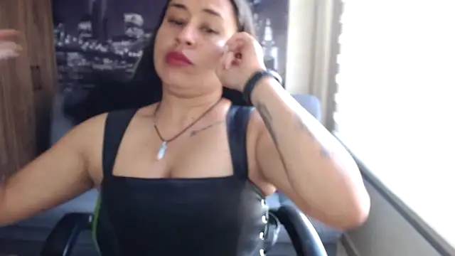 kamila lovee online show from October 24, 2025, 9:44 pm