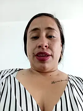 kamila lovee online show from October 30, 2025, 7:47 pm