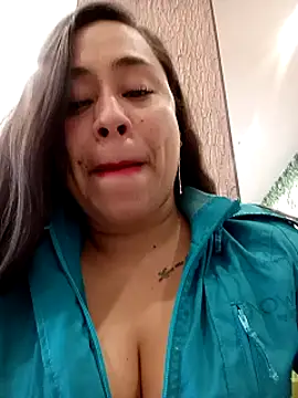 kamila lovee online show from November 6, 2025, 7:26 pm