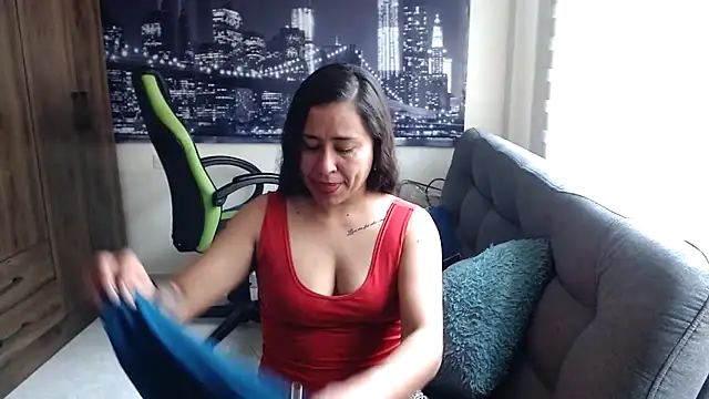 kamila lovee online show from November 11, 2025, 7:36 pm