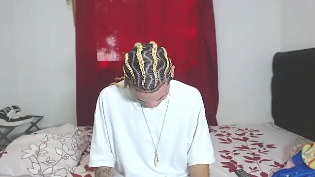 hot man05 online show from February 1, 2025, 7:44 pm