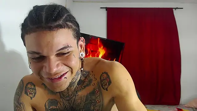 hot man05 online show from October 16, 2025, 9:49 pm