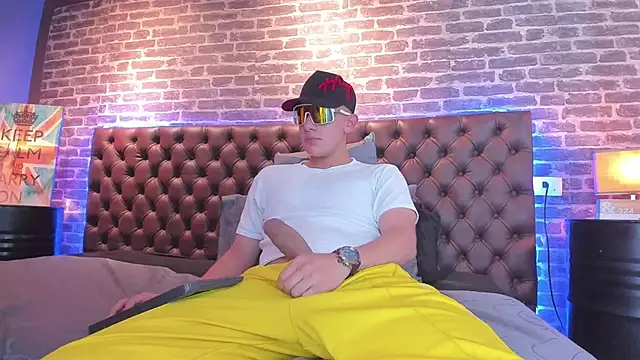 Thomas May4rs online show from February 21, 2025, 7:23 am