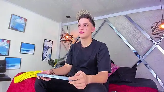 Thomas May4rs online show from March 20, 2025, 3:34 am