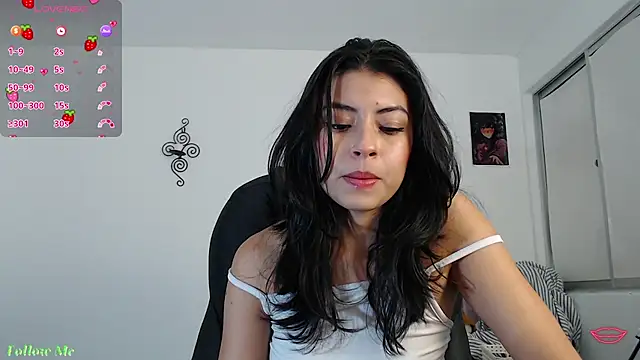 Snapshot of ellajonz chatting on June 7, 2026, 2:37 am ellajonz online show from June 7, 2026, 2:37 am