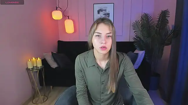 CharmBianca online show from February 20, 2025, 5:23 am