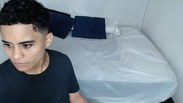 Snapshot of Liiamthompson chatting on March 6, 2025, 4:08 am Liiamthompson online show from March 6, 2025, 4:08 am