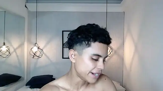 Snapshot of Liiamthompson chatting on March 12, 2025, 5:17 pm Liiamthompson online show from March 12, 2025, 5:17 pm